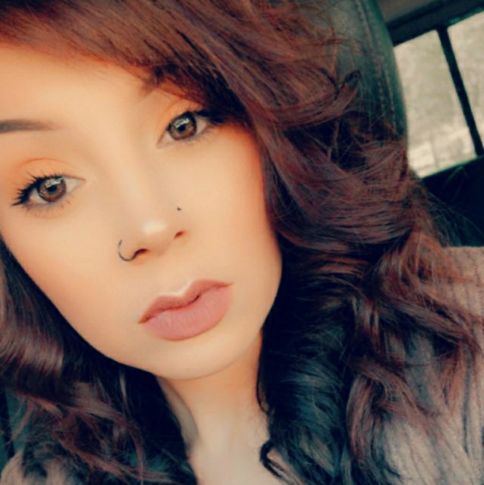 Meet your Posher, Amilia